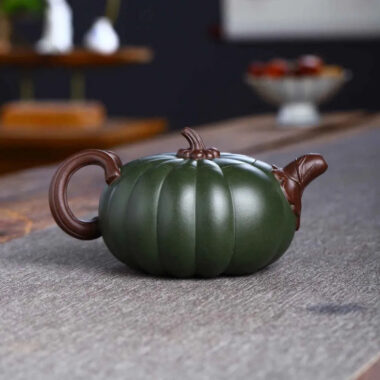 Full Handmade Yixing Zisha Teapot [Bi-color Pumpkin Pot] (Lu Ni/Hong Ni – 380ml)