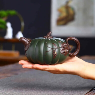 Full Handmade Yixing Zisha Teapot [Bi-color Pumpkin Pot] (Lu Ni/Hong Ni – 380ml)