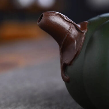 Full Handmade Yixing Zisha Teapot [Bi-color Pumpkin Pot] (Lu Ni/Hong Ni – 380ml)