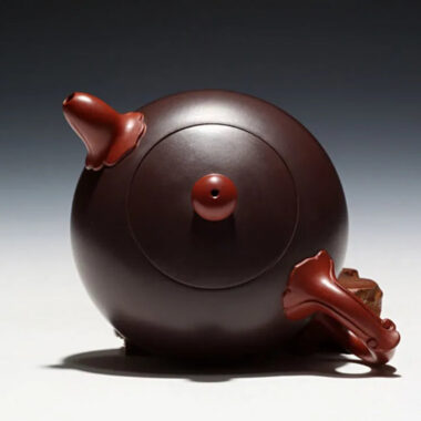 Full Handmade Yixing Zisha Teapot [Bi-color Yuri Pot] (Zi NI/Hong Ni – 200/300ml)