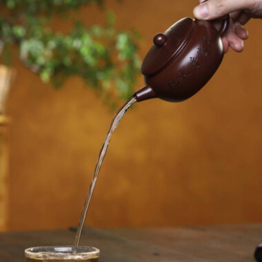 Full Handmade Yixing Zisha Teapot [Bian Gu Pot] (Zi Ni – 200ml)