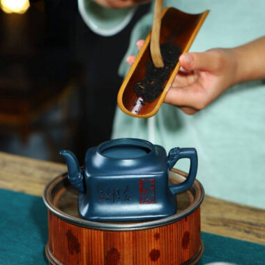 Full Handmade Yixing Zisha Teapot [Cha Yuan] (Tian Qing Ni – 230ml)