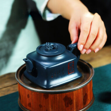 Full Handmade Yixing Zisha Teapot [Cha Yuan] (Tian Qing Ni – 230ml)