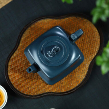Full Handmade Yixing Zisha Teapot [Cha Yuan] (Tian Qing Ni – 230ml)