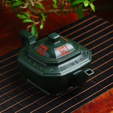 Full Handmade Yixing Zisha Teapot [Chan Cha Yiwei] (Feicui Lu Ni – 310ml)