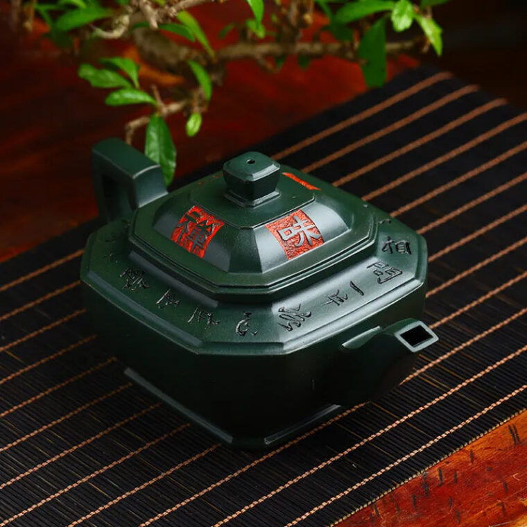 Full Handmade Yixing Zisha Teapot [Chan Cha Yiwei] (Feicui Lu Ni – 310ml)