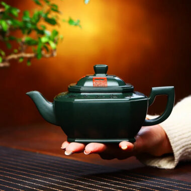 Full Handmade Yixing Zisha Teapot [Chan Cha Yiwei] (Feicui Lu Ni – 310ml)