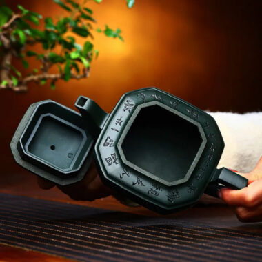 Full Handmade Yixing Zisha Teapot [Chan Cha Yiwei] (Feicui Lu Ni – 310ml)