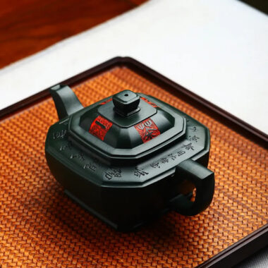 Full Handmade Yixing Zisha Teapot [Chan Cha Yiwei] (Feicui Lu Ni – 310ml)