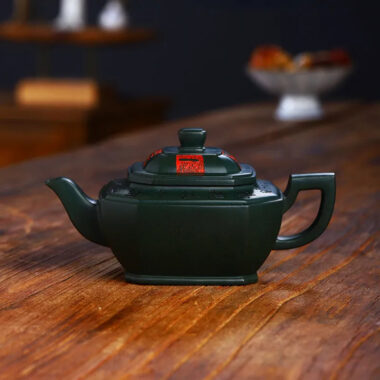 Full Handmade Yixing Zisha Teapot [Chan Cha Yiwei] (Feicui Lu Ni – 310ml)