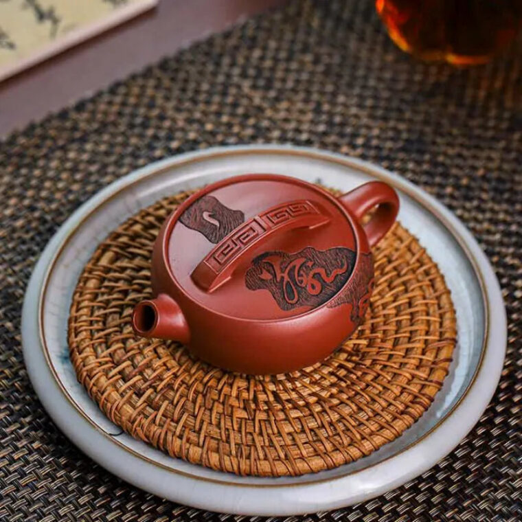 Full Handmade Yixing Zisha Teapot [Chan Cha Yiwei] (Long Xue Sha – 140ml)