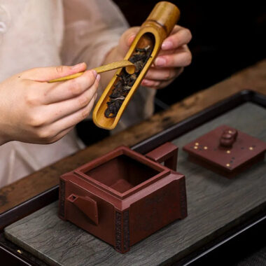 Full Handmade Yixing Zisha Teapot [Chess Joy] (Di Cao Qing – 280ml)