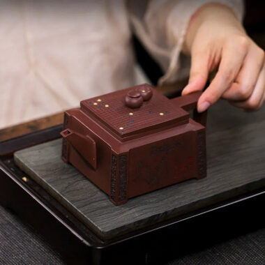 Full Handmade Yixing Zisha Teapot [Chess Joy] (Di Cao Qing – 280ml)