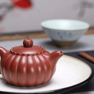 Full Handmade Yixing Zisha Teapot [Chrysanthemum Bud Pot] (Zao Hong Ni – 160ml)
