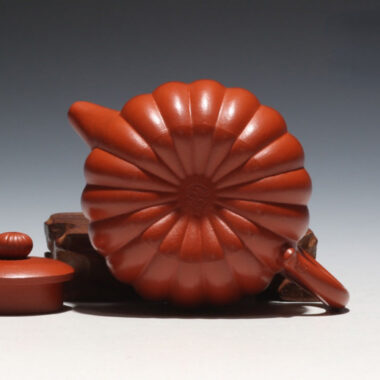 Full Handmade Yixing Zisha Teapot [Chrysanthemum Bud Pot] (Zhao Zhuang Zhu Ni – 170ml)
