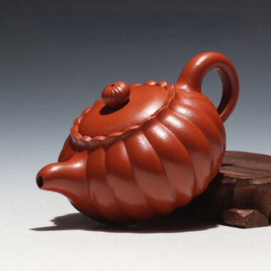 Full Handmade Yixing Zisha Teapot [Chrysanthemum Bud Pot] (Zhao Zhuang Zhu Ni – 170ml)