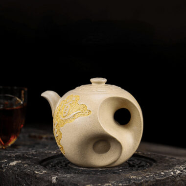 Full Handmade Yixing Zisha Teapot [Dadao Zhi Jian] (Bai Duan Ni – 370ml)