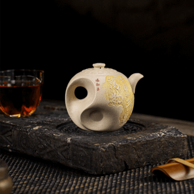 Full Handmade Yixing Zisha Teapot [Dadao Zhi Jian] (Bai Duan Ni – 370ml)