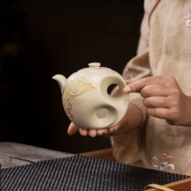 Full Handmade Yixing Zisha Teapot [Dadao Zhi Jian] (Bai Duan Ni – 370ml)