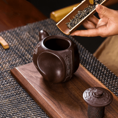 Full Handmade Yixing Zisha Teapot [Dadao Zhi Jian] (Lao Zi Ni – 360ml)