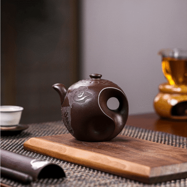 Full Handmade Yixing Zisha Teapot [Dadao Zhi Jian] (Lao Zi Ni – 360ml)