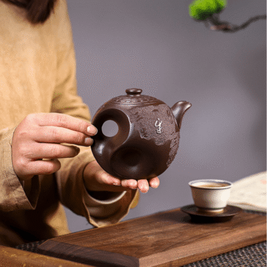 Full Handmade Yixing Zisha Teapot [Dadao Zhi Jian] (Lao Zi Ni – 360ml)
