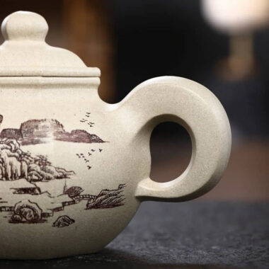 Full Handmade Yixing Zisha Teapot [Dao Hong Lianzi Pot] (Bensan Lu Ni – 360ml)