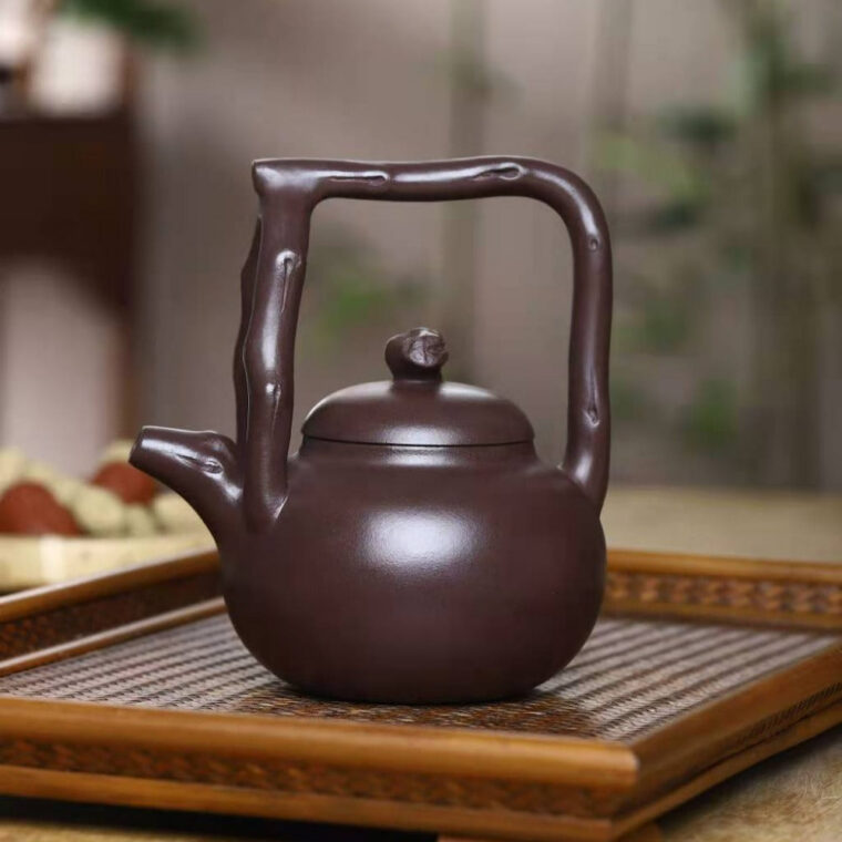 Full Handmade Yixing Zisha Teapot [Dong Po Tiliang Pot] Plain Smooth (Lao Zi Ni – 240ml)