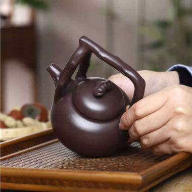 Full Handmade Yixing Zisha Teapot [Dong Po Tiliang Pot] Plain Smooth (Lao Zi Ni – 240ml)