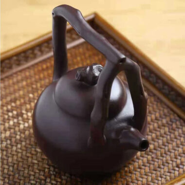 Full Handmade Yixing Zisha Teapot [Dong Po Tiliang Pot] Plain Smooth (Lao Zi Ni – 240ml)