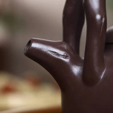 Full Handmade Yixing Zisha Teapot [Dong Po Tiliang Pot] Plain Smooth (Lao Zi Ni – 240ml)