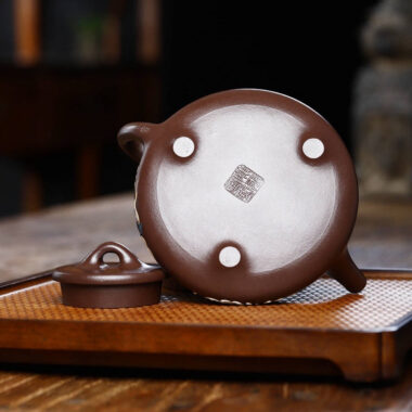 Full Handmade Yixing Zisha Teapot [Dragon Ziye Shi Piao Pot] (Lao Zi Ni – 350ml)