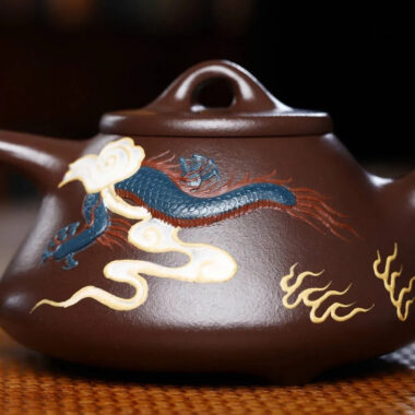 Full Handmade Yixing Zisha Teapot [Dragon Ziye Shi Piao Pot] (Lao Zi Ni – 350ml)