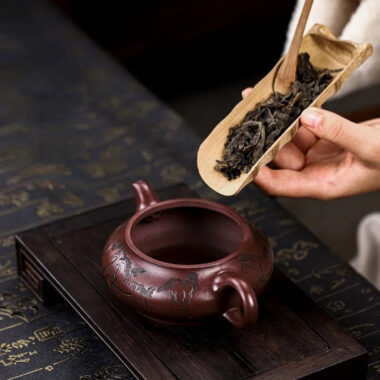 Full Handmade Yixing Zisha Teapot [Eight Horses] (Lao Zi Ni – 280ml)