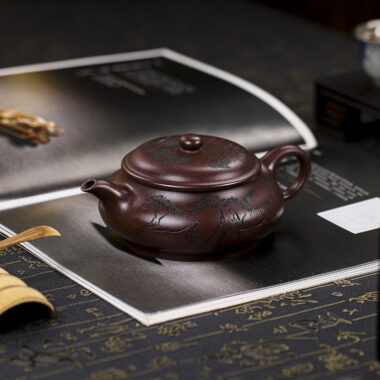 Full Handmade Yixing Zisha Teapot [Eight Horses] (Lao Zi Ni – 280ml)