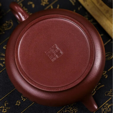 Full Handmade Yixing Zisha Teapot [Eight Horses] (Lao Zi Ni – 280ml)