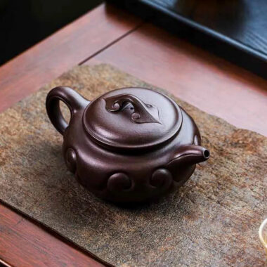 Full Handmade Yixing Zisha Teapot [Fanggu Ruyi] (Lao Zi Ni – 500ml)