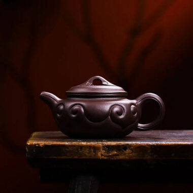 Full Handmade Yixing Zisha Teapot [Fanggu Ruyi] (Lao Zi Ni – 500ml)