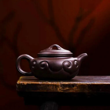 Full Handmade Yixing Zisha Teapot [Fanggu Ruyi] (Lao Zi Ni – 500ml)
