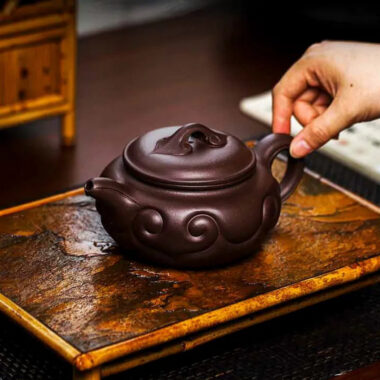 Full Handmade Yixing Zisha Teapot [Fanggu Ruyi] (Lao Zi Ni – 500ml)