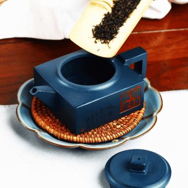 Full Handmade Yixing Zisha Teapot [Feng Qing Qi Zheng] (Tian Qing Ni – 300ml)