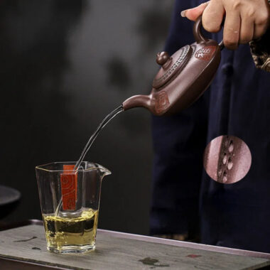 Full Handmade Yixing Zisha Teapot [Fu Yun Mian Chang] (Lao Zi Ni – 200ml)