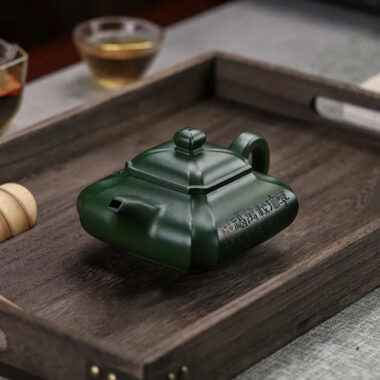 Full Handmade Yixing Zisha Teapot [Fu Yun Wan Jia] (Feicui Lu Ni – 450ml)