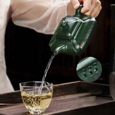 Full Handmade Yixing Zisha Teapot [Fu Yun Wan Jia] (Feicui Lu Ni – 450ml)