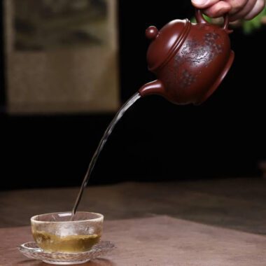 Full Handmade Yixing Zisha Teapot [Gao Pan Pot] (Zi Ni – 240ml)
