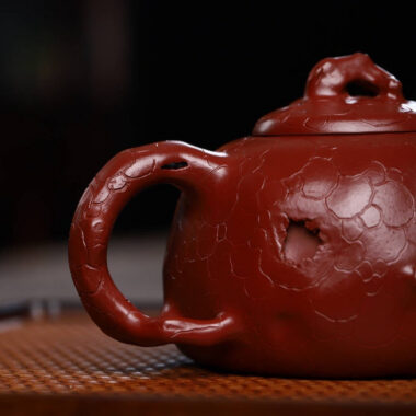 Full Handmade Yixing Zisha Teapot [Gong Chun Pot] (Dahongpao – 280ml)