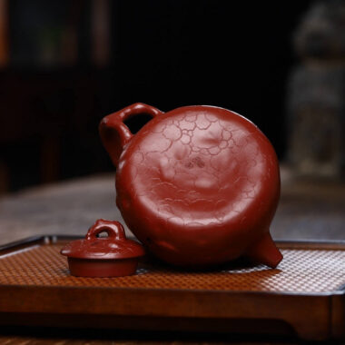 Full Handmade Yixing Zisha Teapot [Gong Chun Pot] (Dahongpao – 280ml)