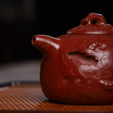 Full Handmade Yixing Zisha Teapot [Gong Chun Pot] (Dahongpao – 280ml)