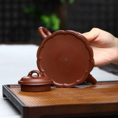 Full Handmade Yixing Zisha Teapot [Half Moon Bamboo Pot] (Di Cao Qing – 260ml)
