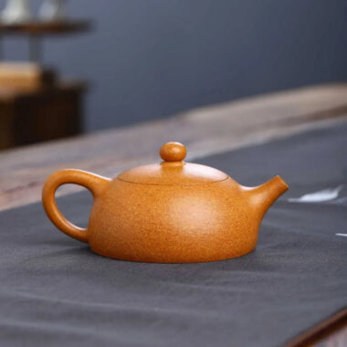 Full Handmade Yixing Zisha Teapot [Half Moon Pot] (Wucai Lao Duan Ni – 180ml)